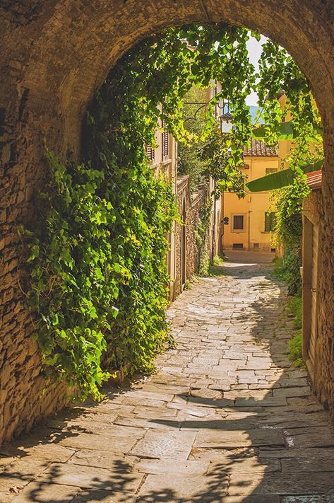 Italy, Old Street