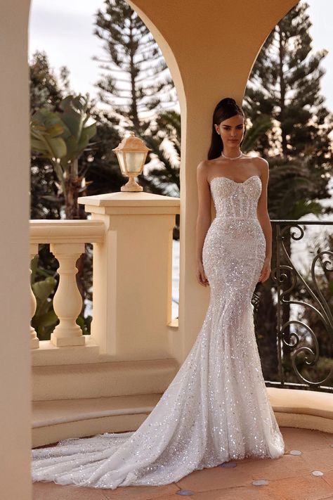 Rachel by Perfioni https://www.marelliexclusive.boutique/products/rachel-by-perfioni Strapless Mermaid Wedding Dress, Silhouette Wedding Dress, Tight Wedding Dress, Strapless Wedding Dress Mermaid, Trumpet Silhouette, Glitter Wedding Dress, Sparkly Wedding Dress, Wedding Dress Sequin, Sparkle Wedding Dress