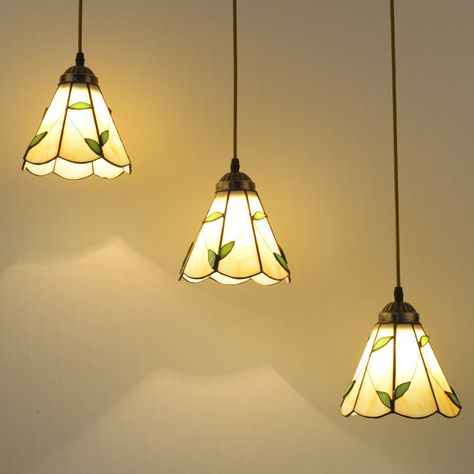 Beige 3 Bulbs Cluster Pendant Tiffany Stained Glass Scalloped Suspension Lighting for Dining Room Tiffany Ceiling Lights, Rectangular Pendant Light, Indoor Canopy, Dining Pendant, Pendant Lamps Kitchen, Chandelier For Dining Room, Iron Pendant Light, Lamp Kitchen, Brass Light Fixture