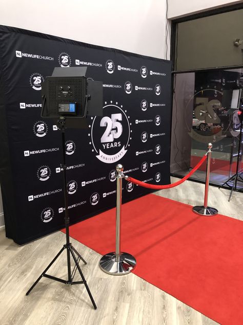 Vip Photo Backdrop, Red Carpet After Party, Red Carpet Float Ideas, Red Carpet Step And Repeat, Movie Premiere Backdrop, Movie Photo Backdrop, Backdrop Red Carpet, Gala Backdrop Ideas, Red Carpet Photography