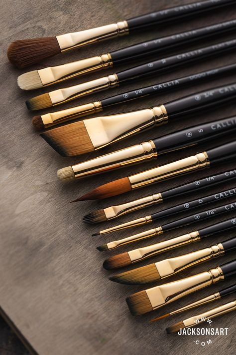 We are now stocking Willow Wolfe brushes. Willow Wolfe is an award-winning art teacher, brush designer, and the author of informative learn-to-paint books and articles. Check out the full range on our website - link in bio. Gouache Paint Brushes, Art Materials Aesthetic Photography, Art Tools Aesthetic, Paint Brushes Aesthetic, Drawing Materials Art Supplies, Art Materials Aesthetic, Aesthetic Art Supplies, Art Supplies Aesthetic, Cool Art Supplies