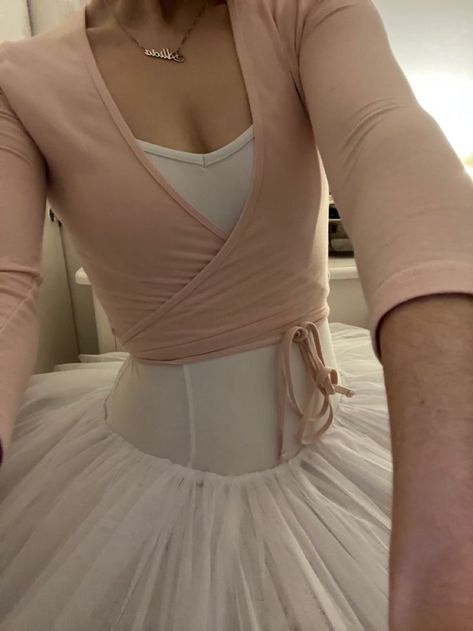 Balletcore Aesthetic, Ballet Inspired Fashion, Ballet Beauty, Ballet Inspiration, Ballet Clothes, Dancing Aesthetic, Ballet Pink, Ballet Girls, Pink Princess