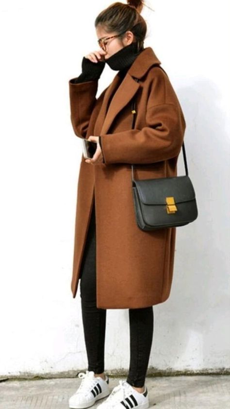 Countryside Fashion, Stylish Outfits Casual, Camel Coat Outfit, Bodysuit Tops, Long Winter Coats, Special Clothes, Winter Hair, Outfit Inspiration Fall, Brown Coat