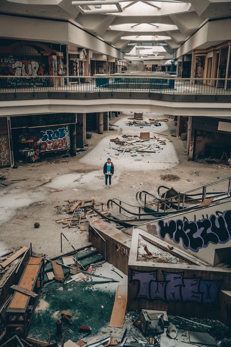 Mall Photoshoot, Abandoned Mall, Abandoned Malls, Teenage Wasteland, The World Is Yours, The Unit, The World