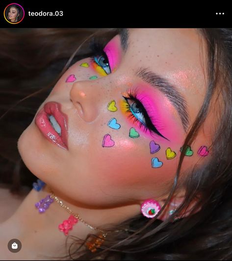 Fun Full Face Makeup Looks, Colorful Full Face Makeup, Valentine Make Up Looks, Easter Make Up Look, Candy Hearts Makeup, Valentine’s Day Creative Makeup, Valentine's Day Makeup Creative, Mesh Top Outfit Festival, Crazy Pink Makeup