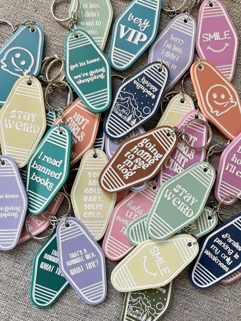 "**Motel Style Acrylic Keychains** These fun and colorful motel style keychains are laser cut from 1/8' acrylic. Eighteen color variations are available and the finish on the material is matte. Choose from eighteen different sayings. Each keychain measures approx. 1.5x3.5\"." Motel Keychain Diy Cricut, Acrylic Laser Projects, Motel Keychain Ideas, Keychain Sayings, Acrylic Keychain Ideas, Cricut Keychain, Acrylic Crafts, Bach Weekend, Chain Ideas