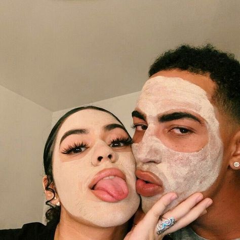 Instagram Filters For Couples, Couple Skincare Goals, Couple Facemask, Cute Couple Selfies Photo Ideas, Mirror Pic With Boyfriend, Couple Skincare, Secret Couple Pictures, Couple Mirror Selfie Ideas, Boyfriend Selfies