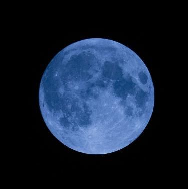 Blue Aesthetic Moon, Blue Moon Aesthetic, Widget Iphone, Blue Aesthetic Dark, Arte Grunge, Everything Is Blue, Blue Pictures, Tapeta Pro Iphone, Flower Blue