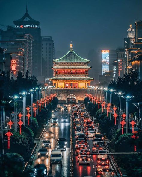 XIAN -西安, one of the most beautiful city in China for it’s night view... #amigosdeChina . . . . Author? China City Aesthetic, China Aesthetic, China Vacation, Chinese Cities, Xian China, China Beauty, Chinese City, Explore China, China Travel Destinations