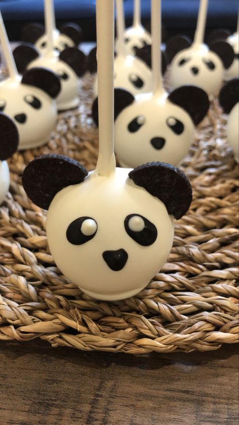 Panda Dessert Table, Panda Party Snacks, Panda Birthday Cakes, Panda Cupcakes Easy, Panda Decorations Party Birthday, Panda Desserts, Panda Baby Shower Ideas, Panda Treats, Panda Snacks