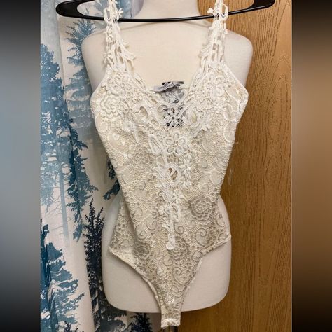 New With Tags Fashion Nova Bodysuit Size S Lace Ivory Off White Color Checkout My Other Listings To Bundle Items You Love, And Save On Shipping! Cream Lace Bodysuit, Brown Bodysuit, Fashion Nova Bodysuit, Black Bodysuit Longsleeve, Leather Bodysuit, High Neck Bodysuit, Black Lace Bodysuit, Floral Bodysuit, Velvet Bodysuit