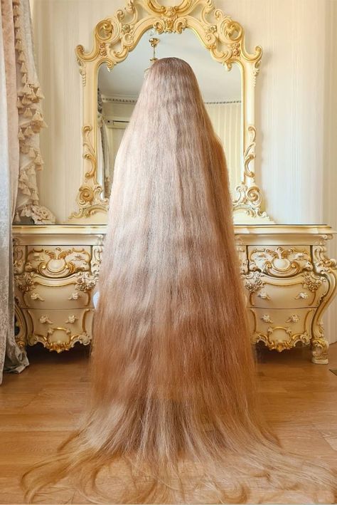 Long Blonde Hair Cuts, Floor Length Hair, Real Rapunzel, Real Life Rapunzel, Real Life Princesses, Extremely Long Hair, Rapunzel Hair, Long Hair Pictures, Cut Her Hair