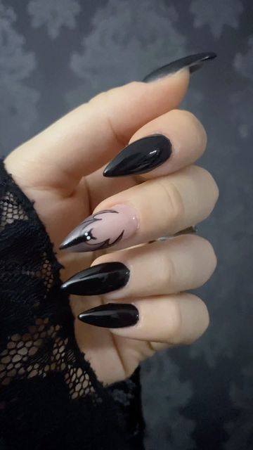 Matte Goth Nails, Spooky Nail Designs Almond, Goth Almond Nails Short, Medium Goth Nails, Goth Coffin Nail Ideas, Nail Inspo Gothic, Goth Girl Nail Ideas, Gothic Stiletto Nails Designs, Cool Goth Nails