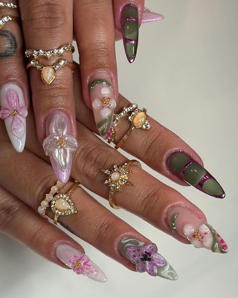 ⋆˚⊹ 𓏲 𝐲𝐚𝐧𝐞𝐥𝐢 | 𝐮𝐭𝐚𝐡 𝐧𝐚𝐢𝐥 𝐚𝐫𝐭𝐢𝐬𝐭 𝜗𝜚˚⋆⊹₊⋆ | beautiful botanical tones for @britneyxhair 🌱 #gelx #apresgelx #manicure #slcnails #utahnails #nailsofinstagram #chromenails #floralnails … | Instagram Fairy Nails Acrylic, Clase Azul Nails, Long Nails Almond, University Clothes, Nails Y2k, Colored Nails, 3d Flower Nails, Custom Press On Nails, Unique Acrylic Nails