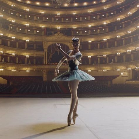 Alvin Ailey, 10 Days Left, La Bayadere, Flexibility Dance, Ballet Pictures, Ballet Academy, Dance Dreams, Bolshoi Ballet, Ballet Inspiration