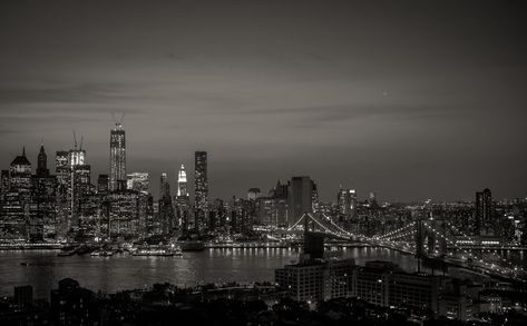 New York City Black and White HD Wallpaper, gray city buildings Black and White #Dark #Night #Cityscape #Bridge #Brooklyn #Manhattan #Skyline #Monochrome #Citylights #blackandwhite #newyork #newyorkcity #5K #wallpaper #hdwallpaper #desktop Wallpaper Laptop Dark, Black Wallpaper Laptop, Wallpapers For Macbook, City Backgrounds, Background Macbook, Wallpaper 4k Ultra Hd, Nyc Wallpaper, Macbook Computer, City Wallpapers