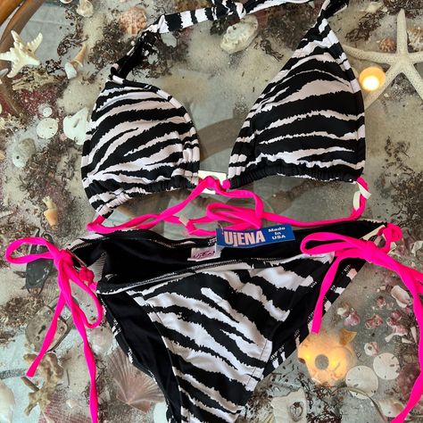 Brand New. Never Worn. Black And White With Pink Strings. 2000s Swimsuit, Gyaru Wallpaper, Swimsuit Y2k, White Y2k, Bathing Suit Outfits, Pro Shorts, Trashy Y2k, Bunny Wallpaper, Boutique Couture
