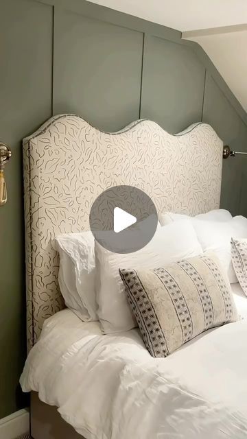 Homeworthy on Instagram: "Calling all DIYers! 🛠️ Make this adorable DIY headboard yourself with guidance from @upholstery.studio’s online class. Check out their account for more info!

#furnituremakeover #diyhomedecor #upholstery #diydecor #diyheadboard #headboard #headboardideas" How To Make Upholstered Headboard, Painting Upholstered Headboard, Diy King Headboard Upholstered, Headboard Cover Diy, How To Upholster A Headboard, Diy Scalloped Headboard, Diy Daybed Headboard, How To Make A Headboard, Dyi Headboards