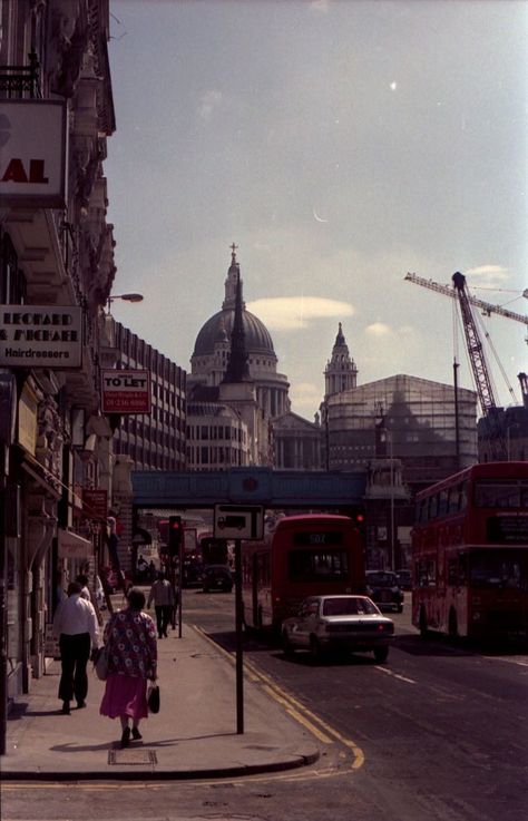 London In The 90s, London In The 80s, London 90s Aesthetic, 1980 London, 1980’s Aesthetic, 1980 Aesthetic, London 80s, 1980s Uk, London 1980s