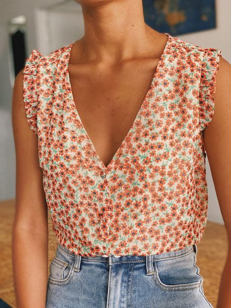 Elegante Casual, Orange Blouse, Mode Casual, Tone On Tone, Mode Inspiration, Elegant Woman, Sleeveless Blouse, Look Fashion, Spring Summer Fashion