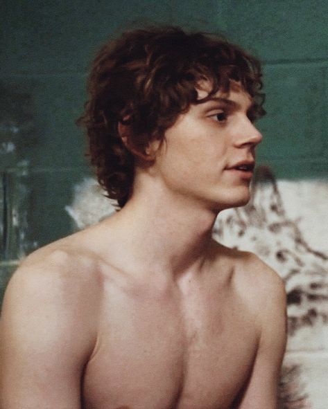 Evan Peters, Evan Peters Shirtless, Ahs Aesthetic, Perfect Side Profile, Evan Peters American Horror Story, Peter Maximoff, American Pie, The Perfect Guy, Side Profile