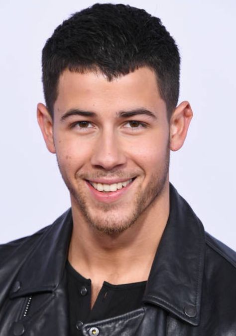 god bless 2017 #nickjonas #jonas #findyou #smile Nick Jonas Haircut, Nick Jonas Album, Nick Jonas Pictures, Nick Jonas Smile, Nick Jonas Hot, Jonas Brother, Hollywood Music, Hot Cops, Male Celebs