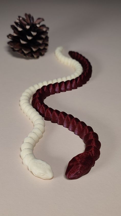 3d printed snakes, that print fast Bonito, 3d Printed Animals, Cool 3d Prints, Star Pasta, Drukarka 3d, 3d Things, Dragon 3d, Long Snake, 3d Printing Art