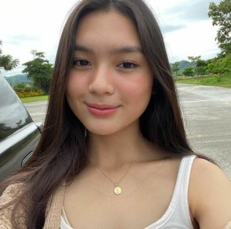 Francine Diaz Wallpaper, Francine Diaz Aesthetic, Chie Filomeno, Francine Diaz, Tall Girl Outfits, Rpw Ports, Filipina Beauty, Grp Ports, Earth Pictures