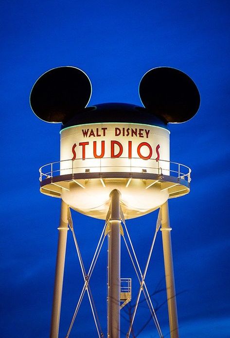 Walt Disney Studios water tower with Mickey Ears. #disney | jaimekrzos Disney University, Los Angeles, Disney Therapy, Disney Studios Paris, Cakes Disney, Mgm Studios, Disneyland Castle, Disney Tourist Blog, Disney Paris