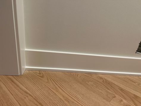 Thick Floor Trim, Craftsman Shoe Molding, Simple Modern Baseboard, Flat Stock Baseboard, Base Shoe Molding Ideas, Modern Shoe Molding Baseboard, Square Shoe Molding Baseboard, Baseboard Shoe Molding Ideas, Modern Shoe Molding