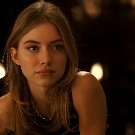 Imogen Poots Icons, Brunette Actresses, Imogen Poots, Movie Makeup, Blonde Actresses, Pale Blonde, Dirty Blonde Hair, Young Actresses, Dirty Blonde