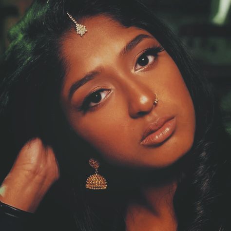 birth year: 2001 | birthplace: canada | ethnicity: sri lankan tamil Sri Lankan Beauty, Sri Lankan Makeup, Dark Skinned Indian Women, Dark Skin Tamil Women, Sri Lankan Aesthetic, Dark Skin Indian Woman, Dark Indian Women, East Indian Women, Indian Brown Skin