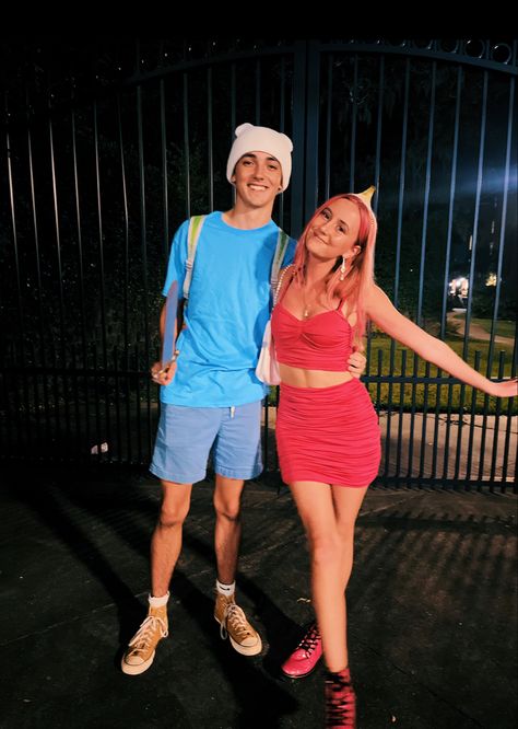 Princess bubblegum and Finn Monsters Inc Cosplay, Princess Bubblegum And Finn, Princess Bubblegum Halloween, Princess Bubblegum Costume, Princess Bubblegum Costumes, Marceline Costume, Halloween Costume Anime, Cute Couples Costumes, Couples Halloween Outfits