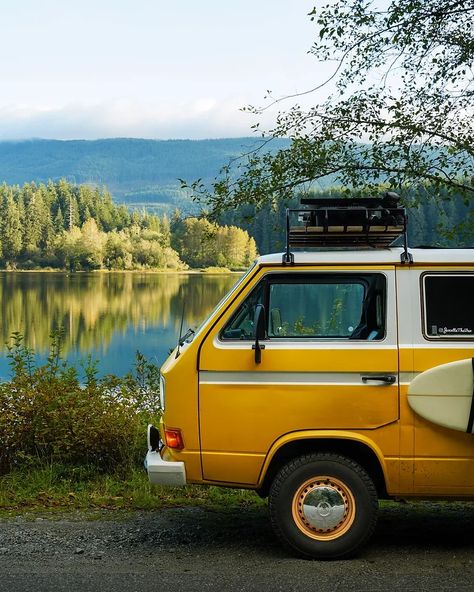 1985 VW Vanagon Renovation and Tour Nature, Vw Vanagon Interior Ideas, Westfalia Interior Ideas, Vw Photoshoot, Westfalia Interior, Solo Life, Vw T2 Camper, Vw Kombi Van, Vw T25