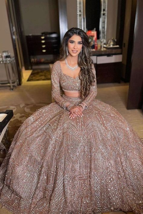 Indian Reception Outfit, Indian Wedding Reception Outfits, Engagement Dress For Bride, Reception Outfits, Engagement Lehenga, Indian Bridesmaid Dresses, Sangeet Outfit, Reception Lehenga, Bridal Lehenga Designs