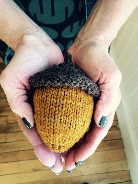 Amigurumi Patterns, Couture, Halloween Knitting Patterns, Acorn Pattern, Halloween Knitting, Fall Knitting Patterns, Knitted Stuff, Knitted Accessories, Knitting Club