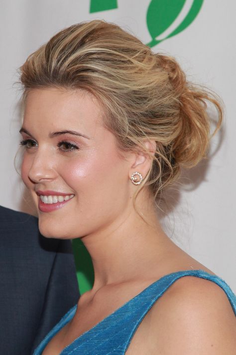 Hollywood Actresses, Bun Hairstyles, Messy Bun For Work, Bun For Work, Maggie Grace, The Beauty Department, Big Thing, Most Beautiful Faces, Beautiful Celebrities