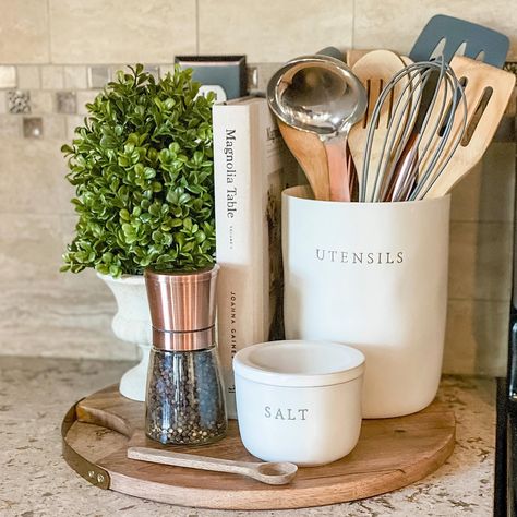 Organisation, Kitchen Counter Styling, Diy Kitchen Hacks, Magnolia Kitchen, Kitchen Countertop Decor, Kitchen Cabinets Ideas, Home Office Inspiration, Countertop Decor, Cabinets Ideas