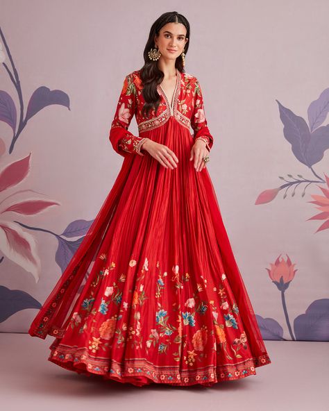 Anarkali With Dupatta, Red Anarkali, Ridhi Mehra, Silk Anarkali, Anarkali Dress Pattern, Indian Dresses Traditional, Long Dress Design, Traditional Indian Outfits, Indian Gowns Dresses