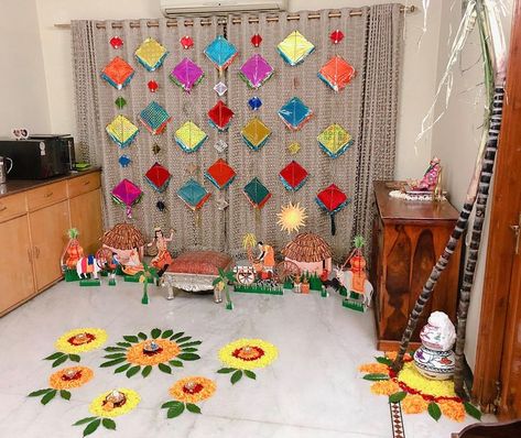 Bhogipallu Decoration At Home, Bornahan Decoration Ideas, Sankranthi Decoration Ideas At Home, Bhogi Pallu Decoration At Home, Sankranthi Decoration, Pongal Craft, Diy Kite Decorations, Pongal Decoration, Sankranti Decoration