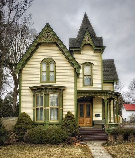 Jesse on Instagram: "Victorian Gothic, W Chicago Blvd, Tecumseh, Michigan. Built 1880." Victorian Gothic House Exterior, Hipstoric Home, Gothic House Exterior, Tecumseh Michigan, Victorian Gothic House, Victorian House Colors, Victorian Homes Exterior, Old Victorian House, Victorian Style House