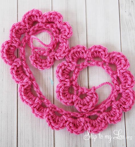 easy crochet rose tutorial ✿Teresa Restegui http://www.pinterest.com/teretegui/✿ Free Crochet Rose Pattern, Easy Crochet Rose, Crochet Rose Pattern, Crochet Puff Flower, Rose Crochet, Crochet Flowers Easy, Crochet Flowers Free Pattern, Rose Tutorial, Crochet Flower Tutorial