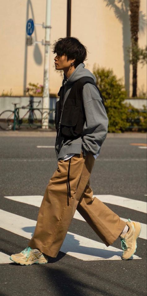 Men Fashion Japanese, Streetwear Fashion Men Japan, 90s Japanese Streetwear Men, Mens Streetwear Japan, Jp Street Fashion, Mens Japanese Street Fashion, Japanese Guy Fashion, 90s Japanese Street Fashion Men, Asian Street Wear Men