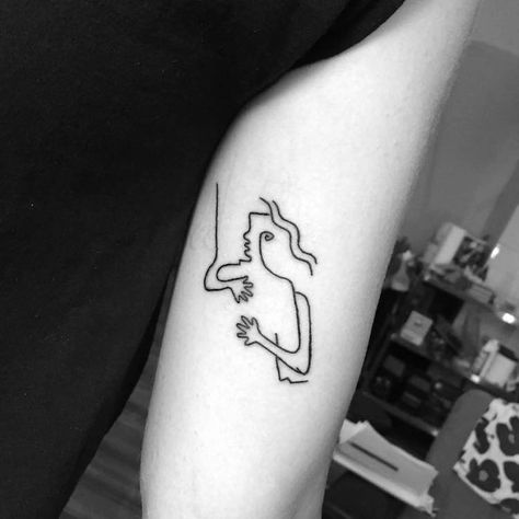 Minimal Memorial Tattoo, Picasso Tattoo, Simple Line Tattoo, Modern Tattoos, Black Ink Tattoos, Pattern Tattoo, Simplistic Tattoos, Minimal Tattoo, Line Tattoos