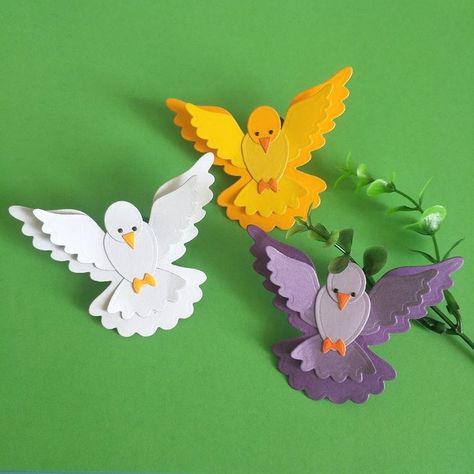 Bird Paper Craft, Paper Flower Backdrop Diy, Hand Crafts For Kids, Wall Hanging Crafts, Seni Origami, Diy Crafts Paper Flowers, Diy Paper Crafts Decoration, Paper Flowers Craft, Origami Crafts Diy