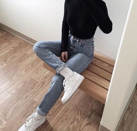 Pin || anastasia_mtk 🍑 Forces Outfit, Minimal Stil, Outfits With Air Force Ones, All Black Nikes, Nike Shoes Women Fashion, Air Force 1 Outfit, Slim Mom Jeans, Pijamas Women, Black Minimal