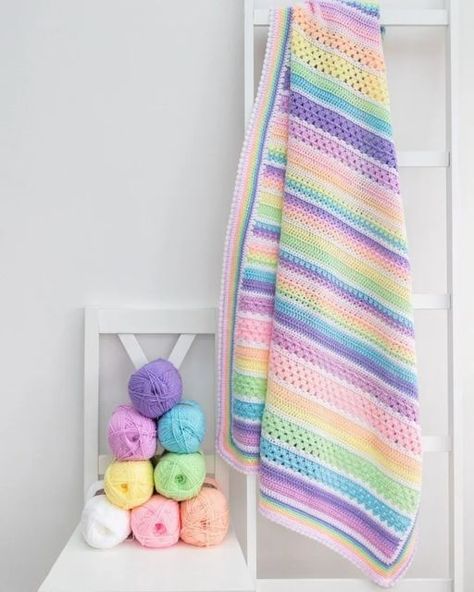 Crochet Blanket Rainbow, Baby Keepsakes, Rainbow Blanket, Rainbow Pastel, Crochet Blanket Afghan, Rainbow Crochet, Fun Crochet Projects, Crochet Lovers, Modern Crochet