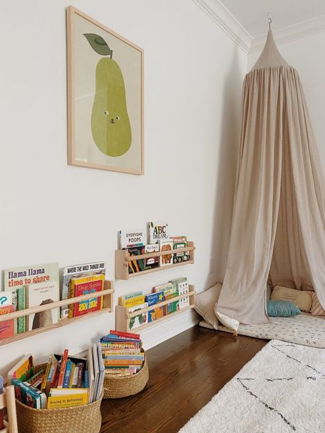 Wall Ideas For Playroom, Ways To Add Storage To Home, Simple Toddler Room, Cozy Playroom, Camera Montessori, Eclectic Kids Room, Kids Rooms Inspo, Montessori Room, Kids Bedroom Inspiration