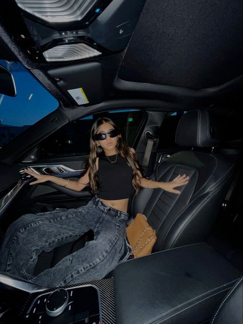 Car night y2k aesthetic dark glasses fit ootd inspo Dark Parking Lot Photoshoot, Picture Inside The Car, Car Garage Photoshoot Ideas, Insta Photo Ideas Car, Car Photoshoot Instagram Night, Car Pictures Instagram Night, Inside Car Pictures, Backseat Car Photoshoot, Car Pictures Aesthetic