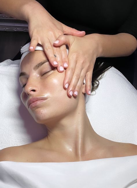 Specializing in facial massages Face Massage Picture, Spa Pictures Facials, Facial Pictures Skincare, Massage Vision Board, Spa Shoot Ideas, Pink Facial Aesthetic, Facial Asthetic Picture, Aesthetic Facial Pictures, Facial Aesthetic Photography